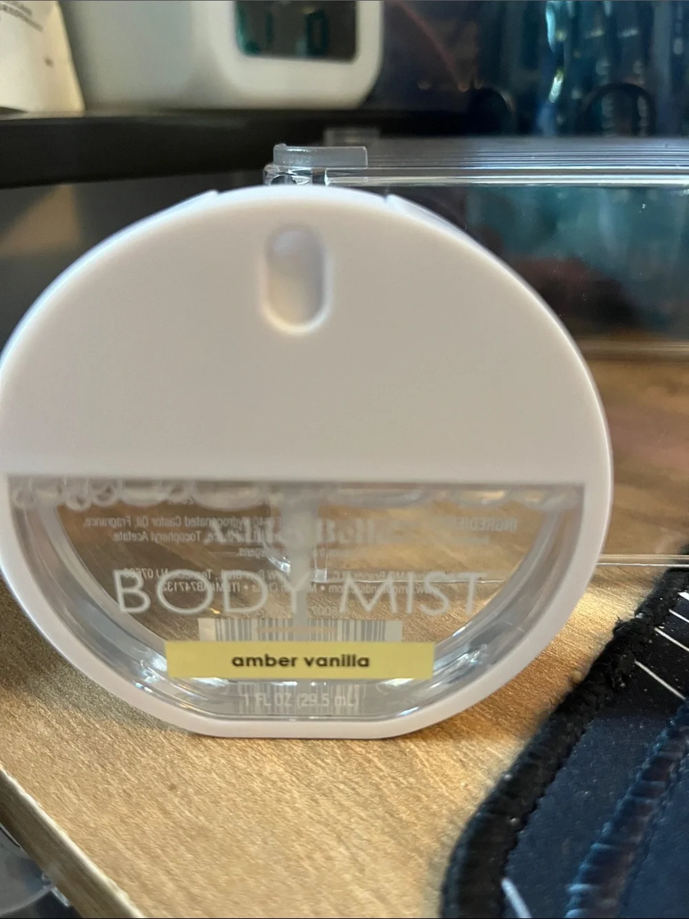 Amber Vanilla Body Mist — White